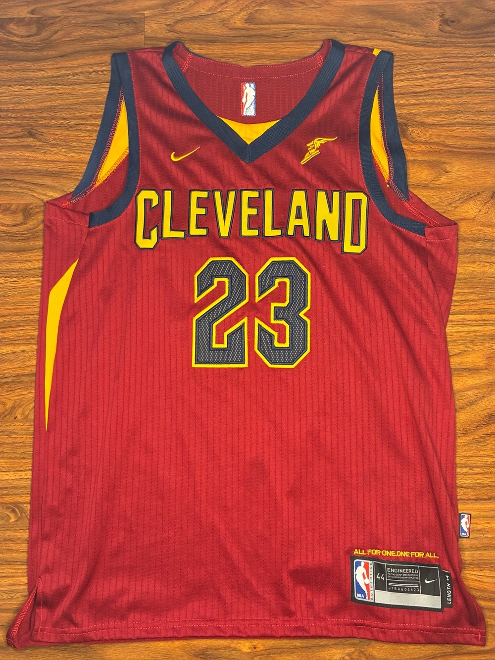 2017-2018 LeBron James Cleveland Cavaliers Nike icon edition swingman jersey